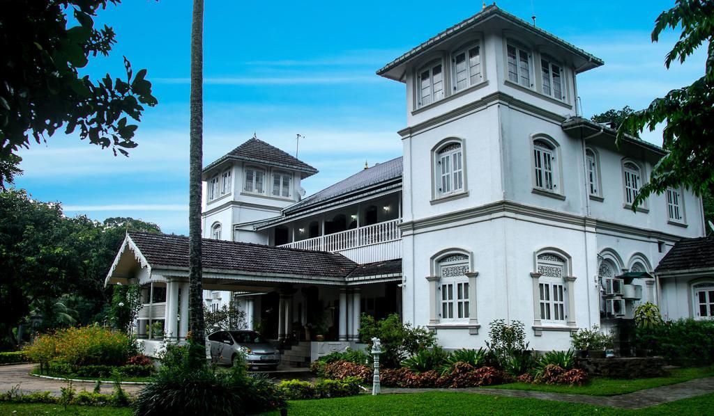 Manor House Hotel Embulpure Eksteriør billede