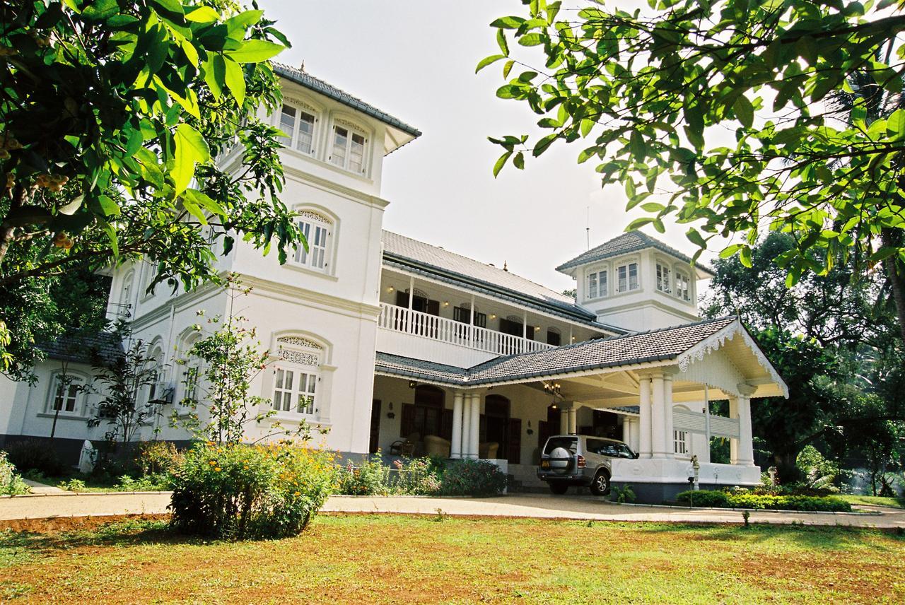 Manor House Hotel Embulpure Eksteriør billede